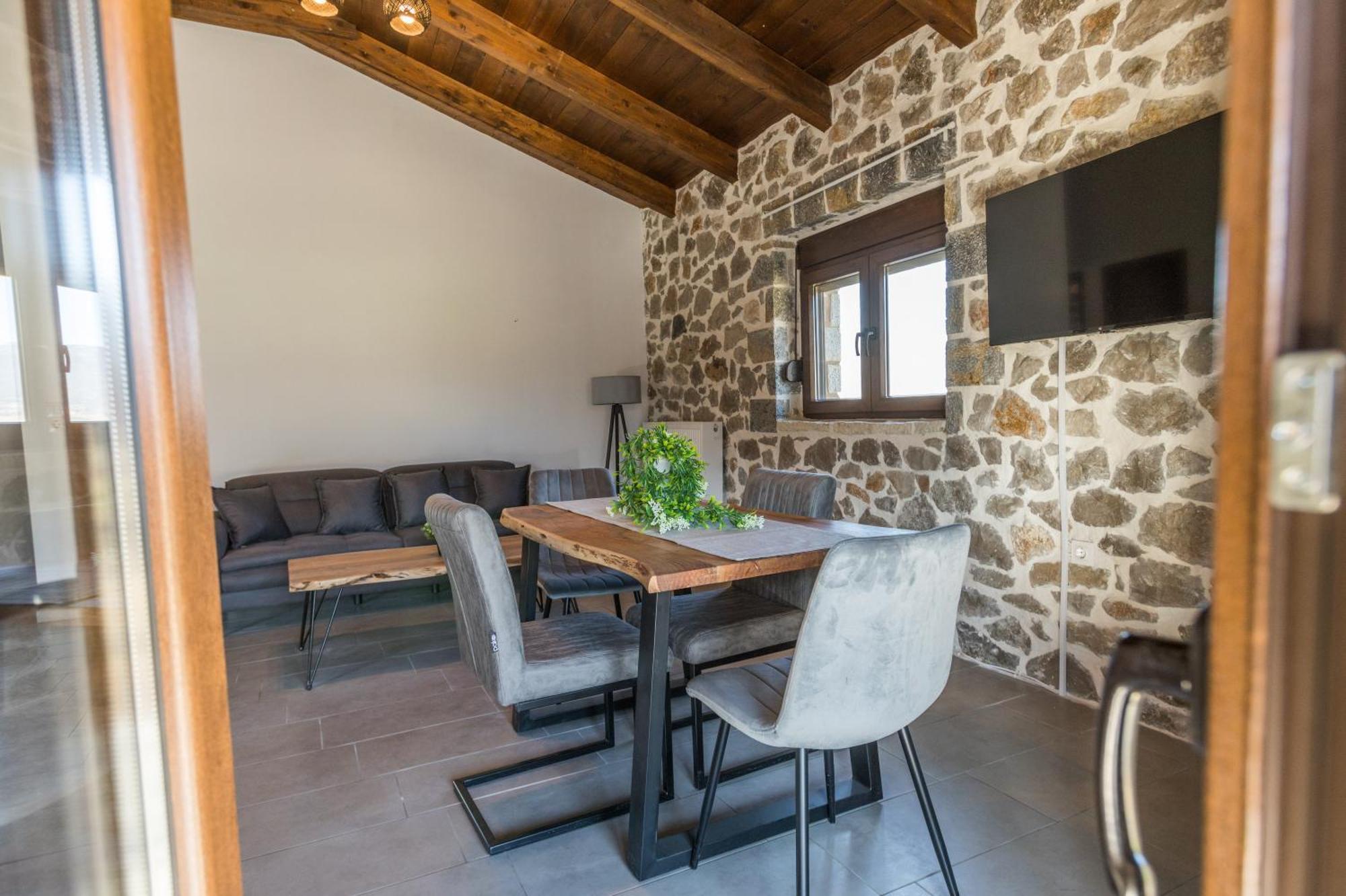 Raise Alpine Escape Apartment Polydrosos