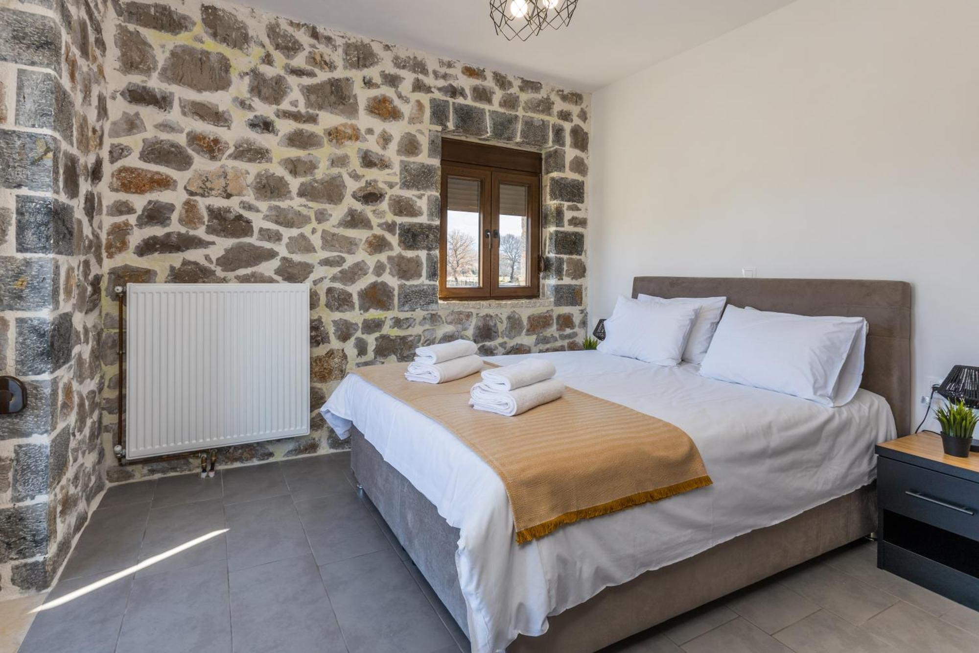Raise Alpine Escape Apartment Polydrosos