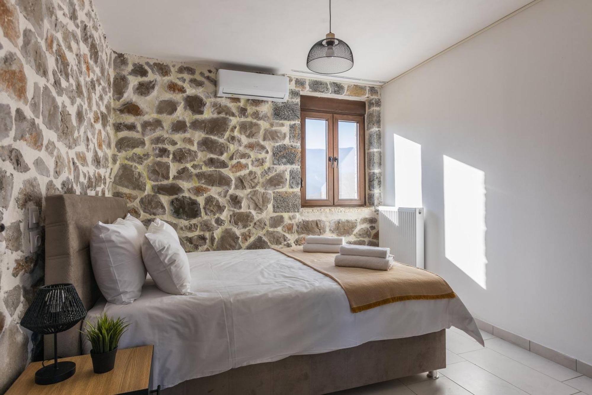 Apartment Raise Alpine Escape Polydrosos